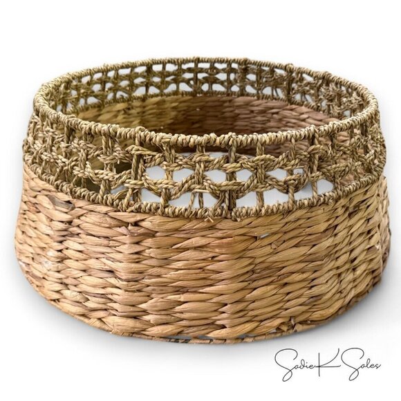 Hearth & Hand Magnolia 26"‎ Basket Woven Christmas Tree Collar Light Brown 2023 - Picture 6 of 9